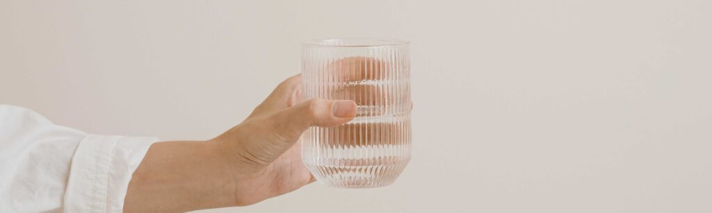 کم آبی یا Dehydration در سالمندان در خانه سالمندان تهران