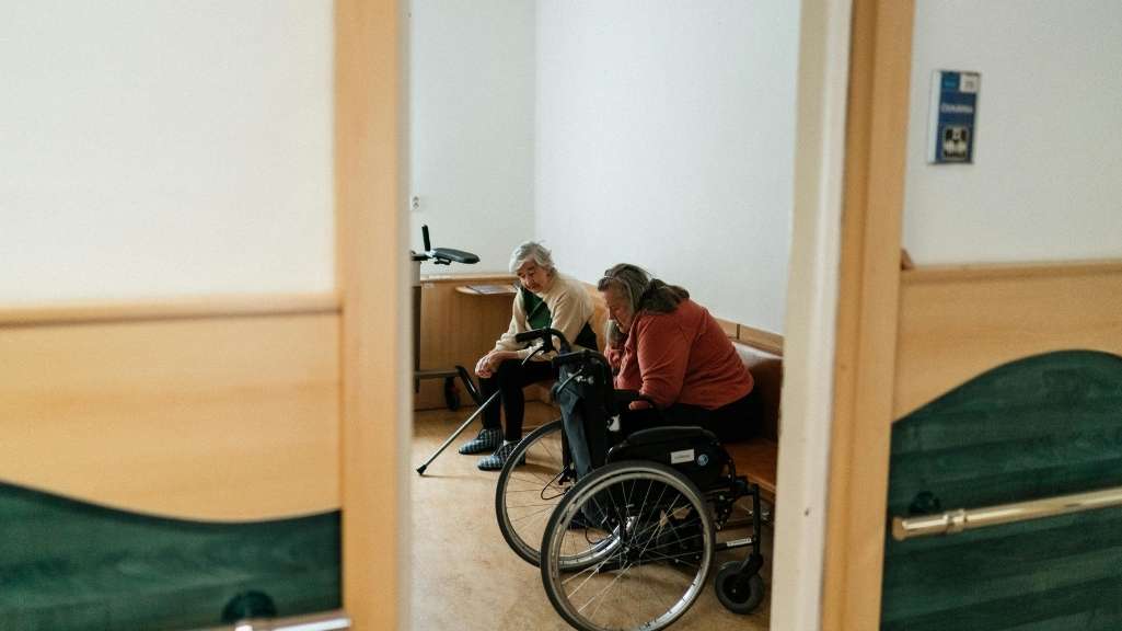 چک لیست بازدید از خانه سالمندان